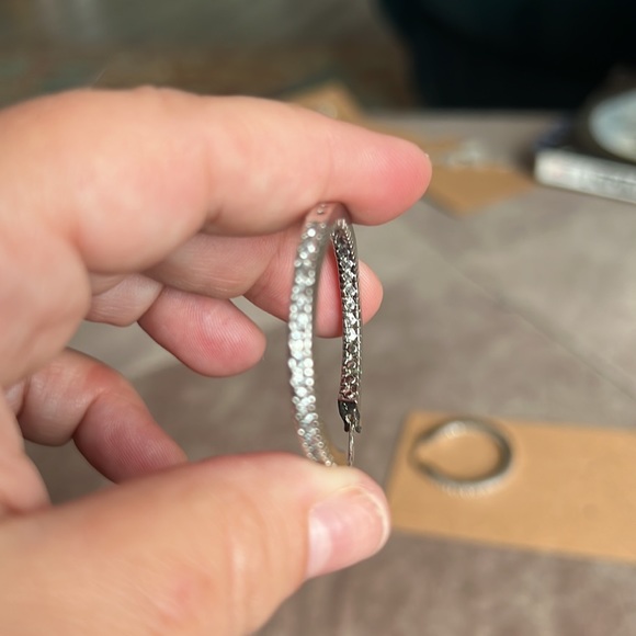 Rhinestone hoop earrings - Picture 3 of 3